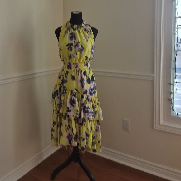 Eliza J Yellow Chiffon Dress with Blue Floral Print, Size 6 - Picture 3 of 9